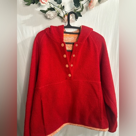 Outdoor voices, mega fleece, red, size medium - Picture 2 of 5